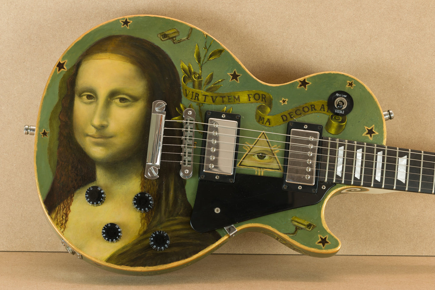 Mona Lisa Guitar